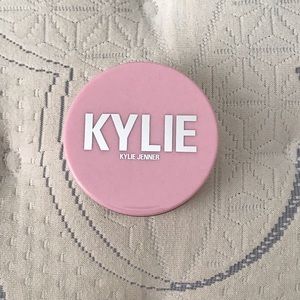 Kylie Cosmetics Yellow Setting Powder